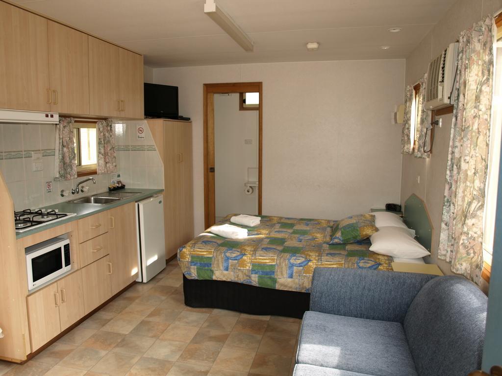 Cowra Holiday Park الغرفة الصورة