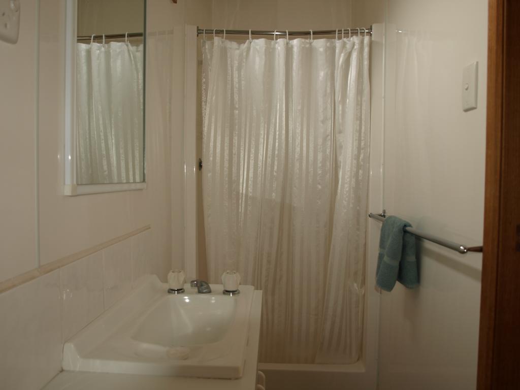Cowra Holiday Park الغرفة الصورة
